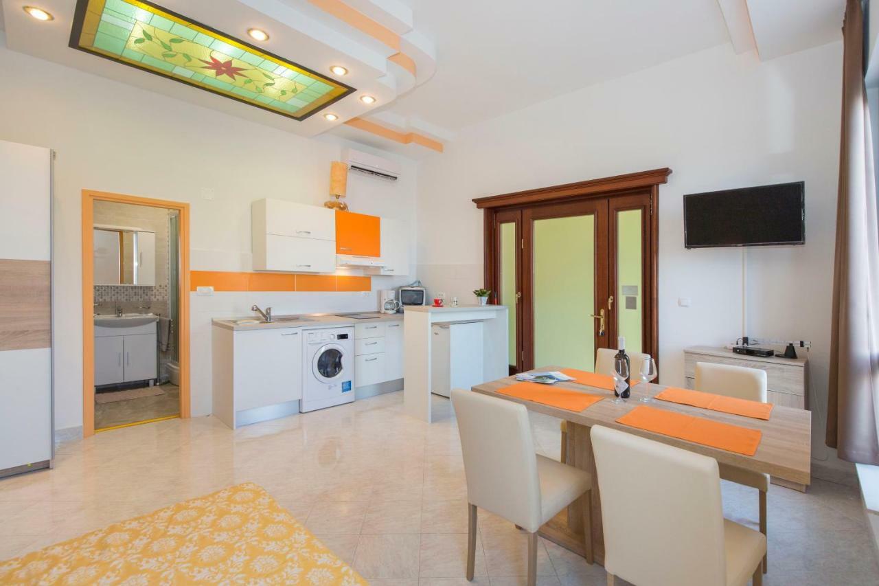 Studio Apartment Leana Labin  Buitenkant foto