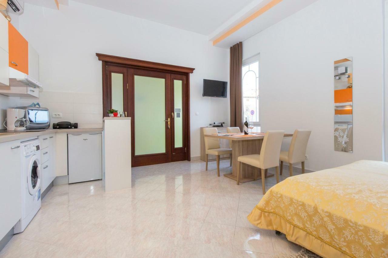 Studio Apartment Leana Labin  Buitenkant foto